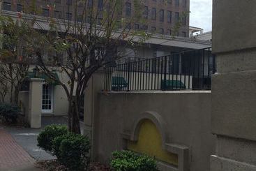 هتل Days Inn By Wyndham Charleston Historic District