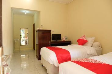 هتل Oyo 1151 Ww House