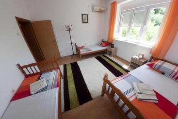 Hostel  Sema