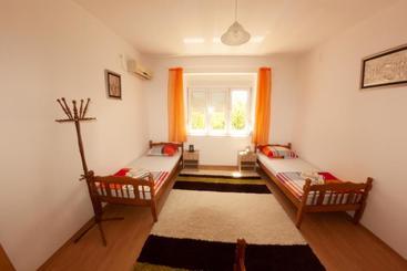 Hostel  Sema