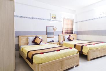 هتل Khách Sạn Flower Sky Nha Trang