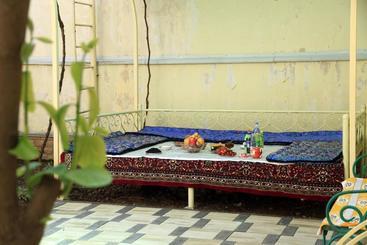 Yellow Hostel Dushanbe