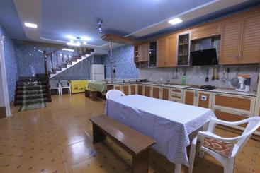 Yellow Hostel Dushanbe