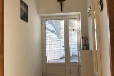 پانسیون Apartmani I Sobe Ivančić1