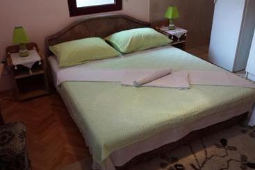 Apartments & Hostel Zdrava Hrana