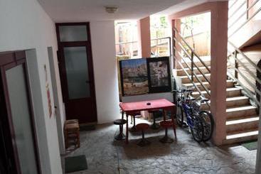 Apartments & Hostel Zdrava Hrana