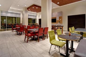 هتل Holiday Inn Express & Suites   Galveston Beach, An Ihg