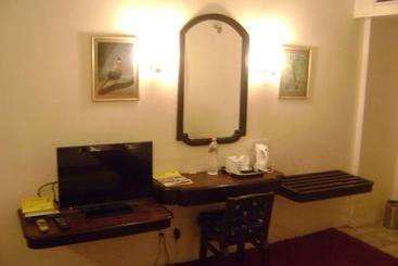 هتل Manuelsons Malabar Palace