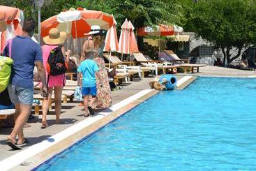 Kamares Apartments εε