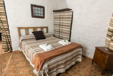Cuevas Al Qulayat