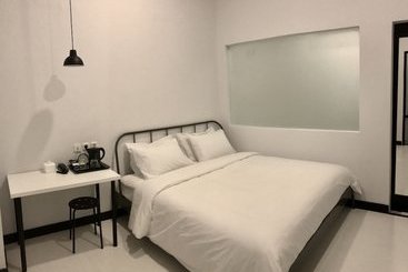 هتل The Alexander
