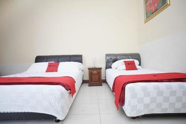 پانسیون Reddoorz Syariah Near Bundaran Joeang
