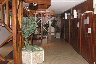 هتل Hostel Neige Et Soleil