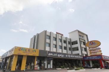 בית מלון כפרי Oyo 63300  Rasi Residency