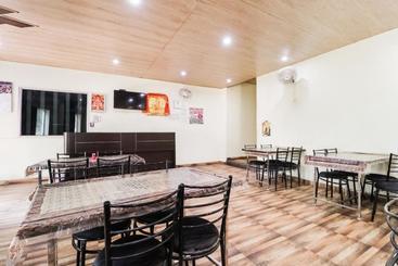 酒店 Spot On 62824  Gold Inn