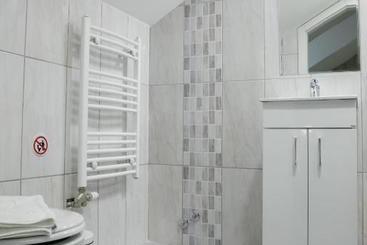 پانسیون Fine Suites