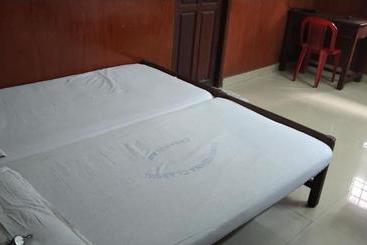هتل Unnikrishna Lodge