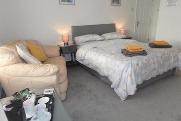 تختخواب و صبحانه Silloth Holiday Accommodation Ensuite Rooms, Studios For 2, Apartments For 6