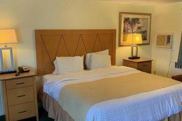 هتل American Inn Lee