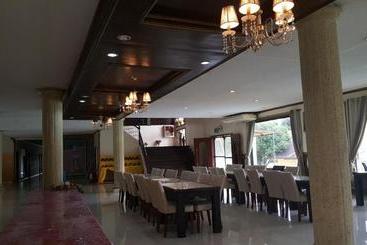 Phil Oasis  And Resorts