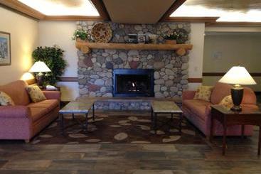هتل Fairfield Inn & Suites By Marriott