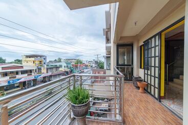 הוסטל Reddoorz Near Golden Sarok Shrine