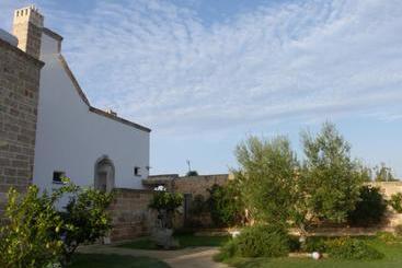 تختخواب و صبحانه Masseria La Tofala Benessere & Spa