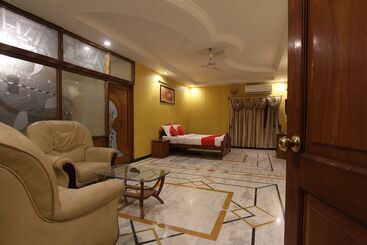 فندق Kubera Palace By Oyo Rooms