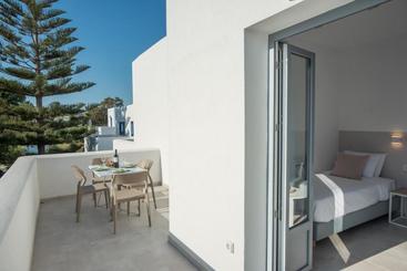 هتل Nautilus Apartments Suites