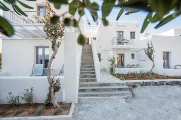 هتل Nautilus Apartments Suites