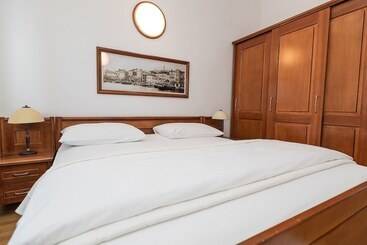 آپارتمانهای توریستها Apartments Villa Castello