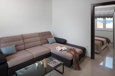 Apartments Malibu Two