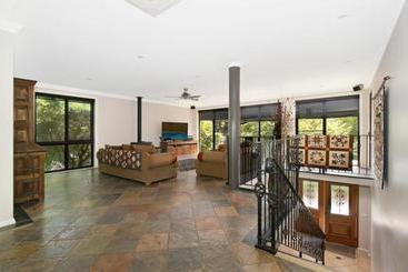 Canyons Bend  5 Minute Walk To Shops And Cafes