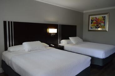 فندق Fairview Inn & Suites