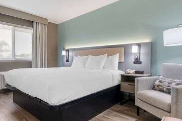 בית מלון כפרי Comfort Inn Sea World Area