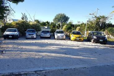 تختخواب و صبحانه Golden Palms House