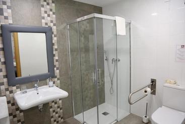 پانسیون Hostal Rural Villa De Mendavia