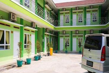 پانسیون Reddoorz Syariah Near Gor Panatayuda