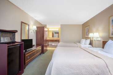 호텔 Days Inn By Wyndham Statesboro