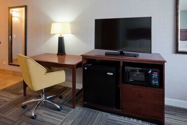 هتل Hampton Inn Duluth Canal Park