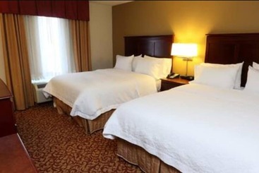 هتل Hampton Inn & Suites Charlottesvilleat The University