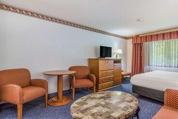 فندق Red Lion Inn & Suites Port Orchard