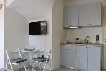Pyrgos Ralli Estate Apartments And Suites