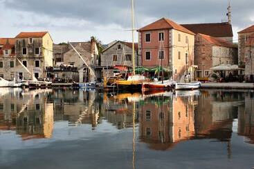 آپارتمانهای توریستها Hvar Holiday Apartments