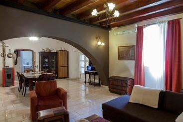 Marcoras Historical Estate
