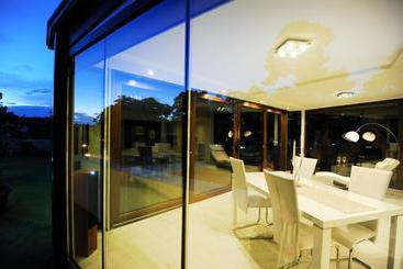 Feel Good Penthouse With Jacuzzi