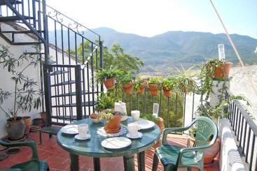 شقق خاصة سياحية Spacious House In Hornos With Mountain View