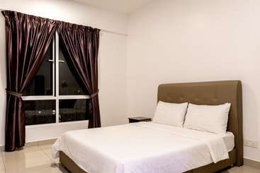 Summerton Luxury Suites By D Imperio Homestay