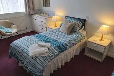 پانسیون Simerock Guest House