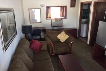 Highland Court Motel